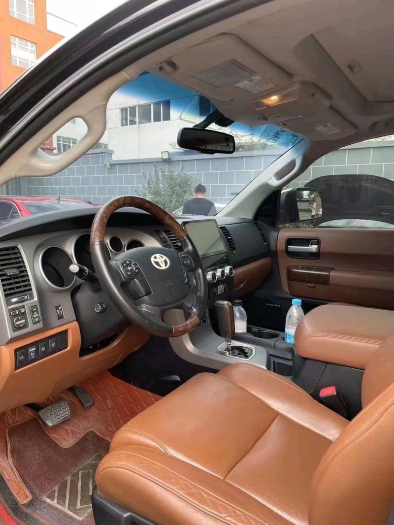 廊坊10年丰田红杉8