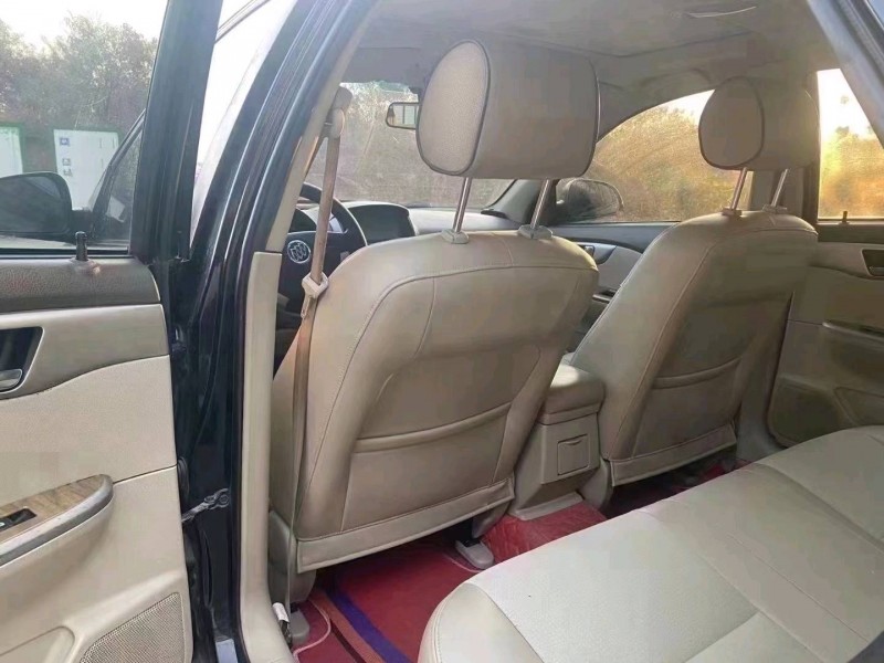 青岛15年别克凯越5