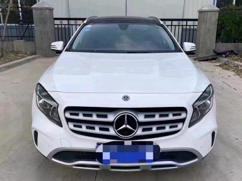 青岛19年奔驰GLA1