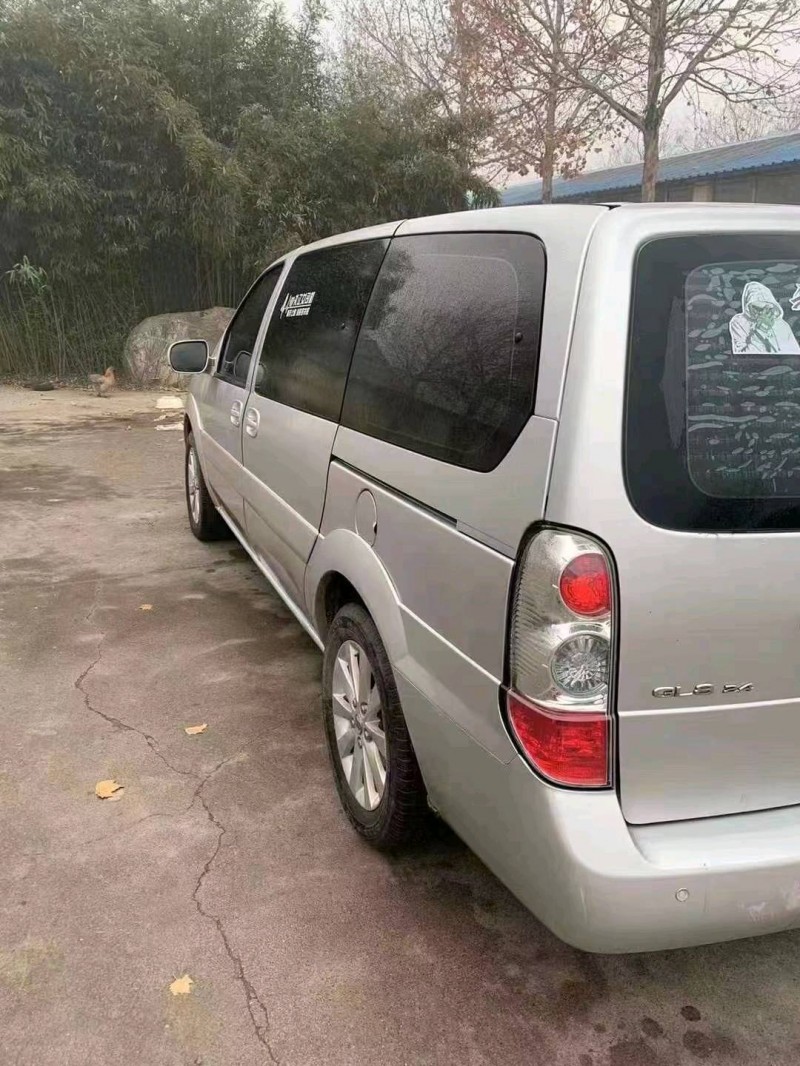 枣庄16年别克GL82