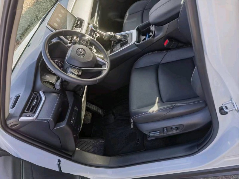 邯郸22年丰田威兰达8