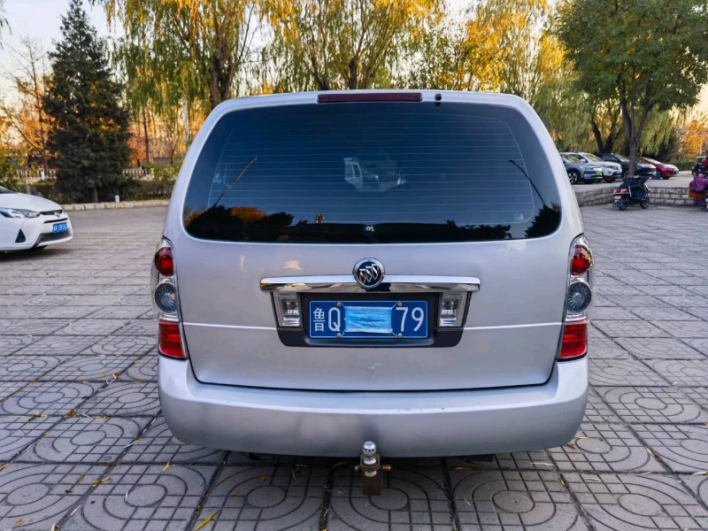 枣庄16年别克GL88