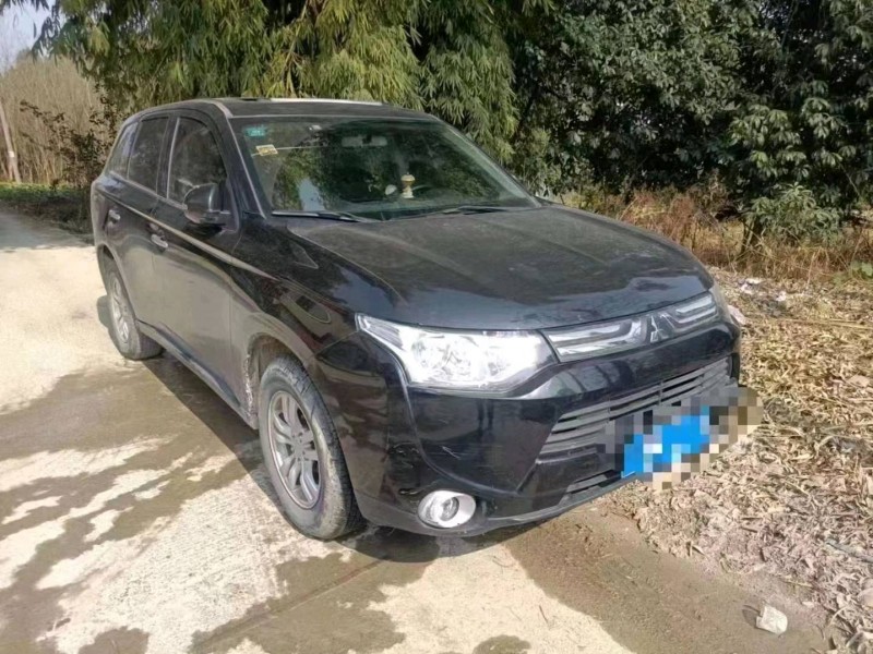 邯郸14年三菱欧蓝德2