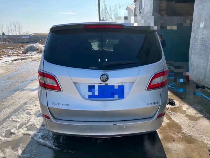 青岛12年别克GL89