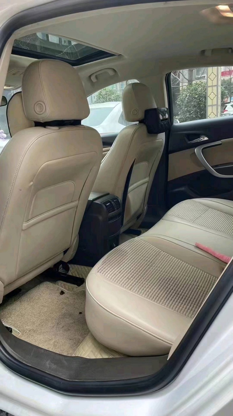 成都15年别克君越4