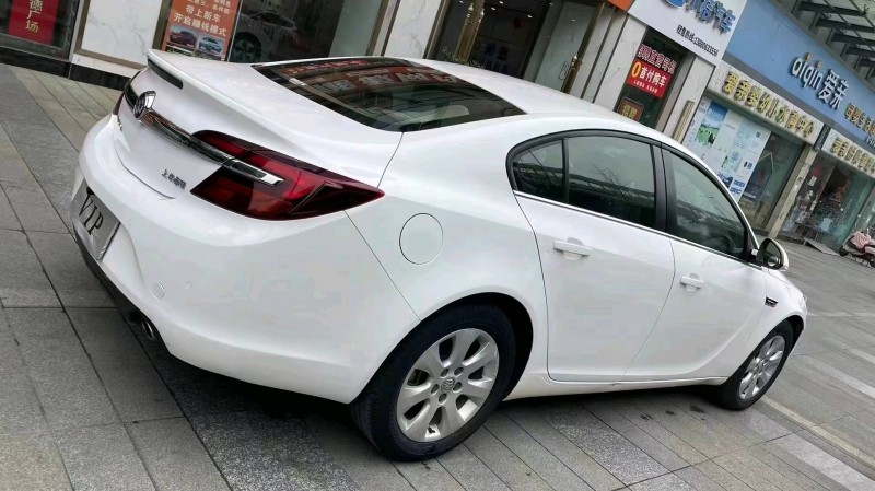 成都15年别克君越8