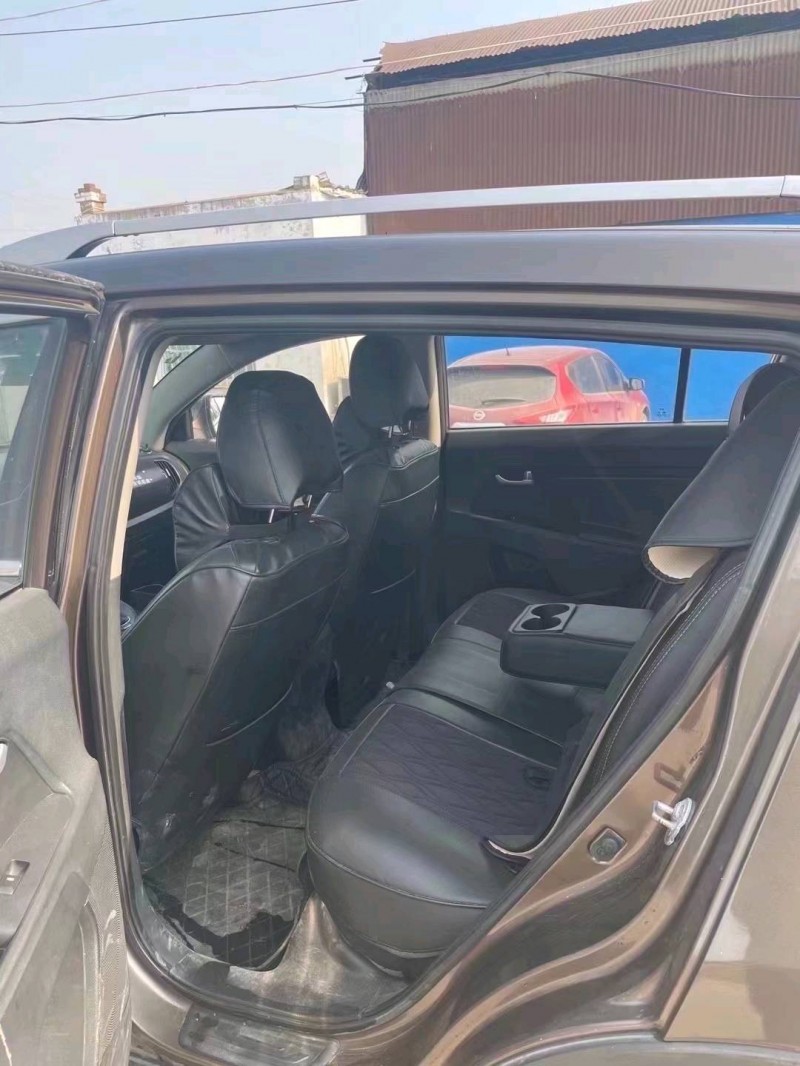 济宁12年起亚智跑4