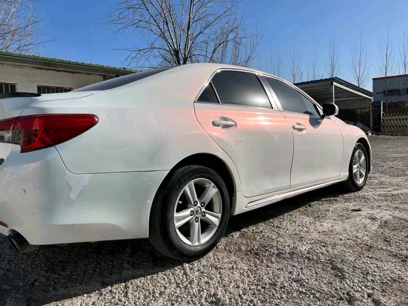 济南15年丰田锐志6