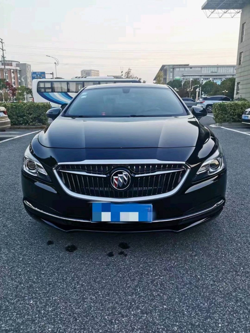 苏州16年别克君越8