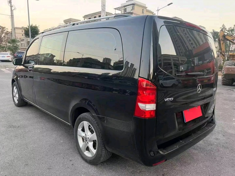 重庆20年奔驰威霆4