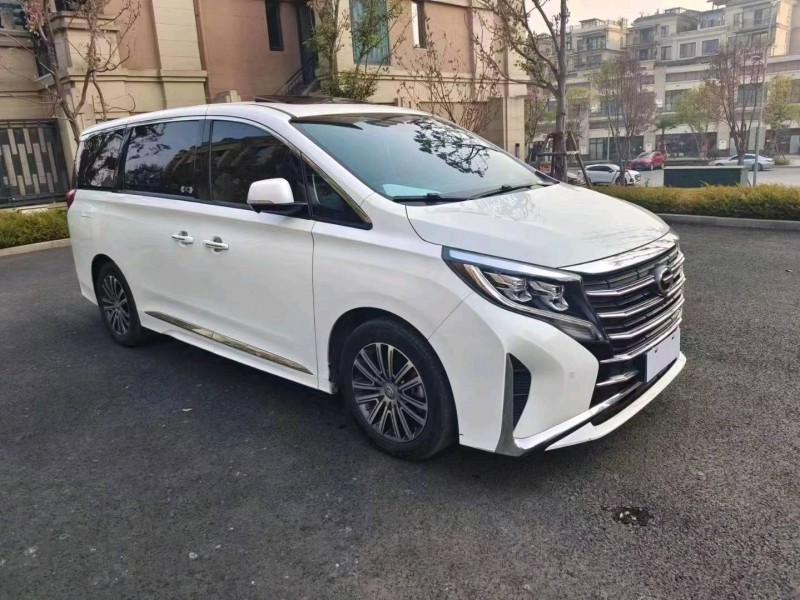 重庆21年传祺M82