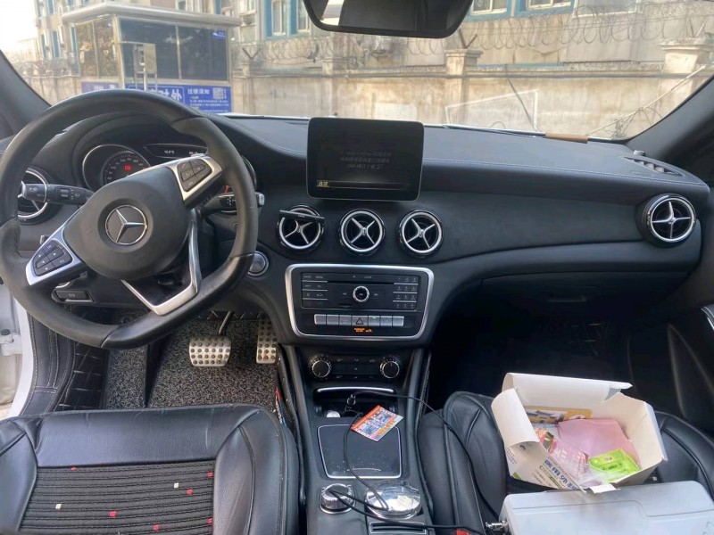 中山18年奔驰GLA3