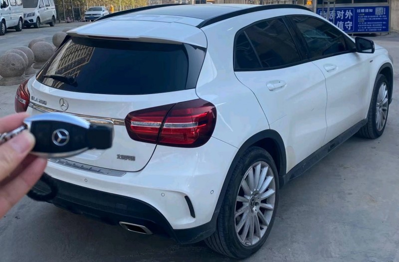 中山18年奔驰GLA5