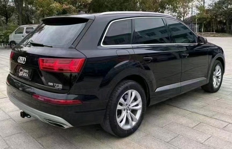 广州19年奥迪Q78