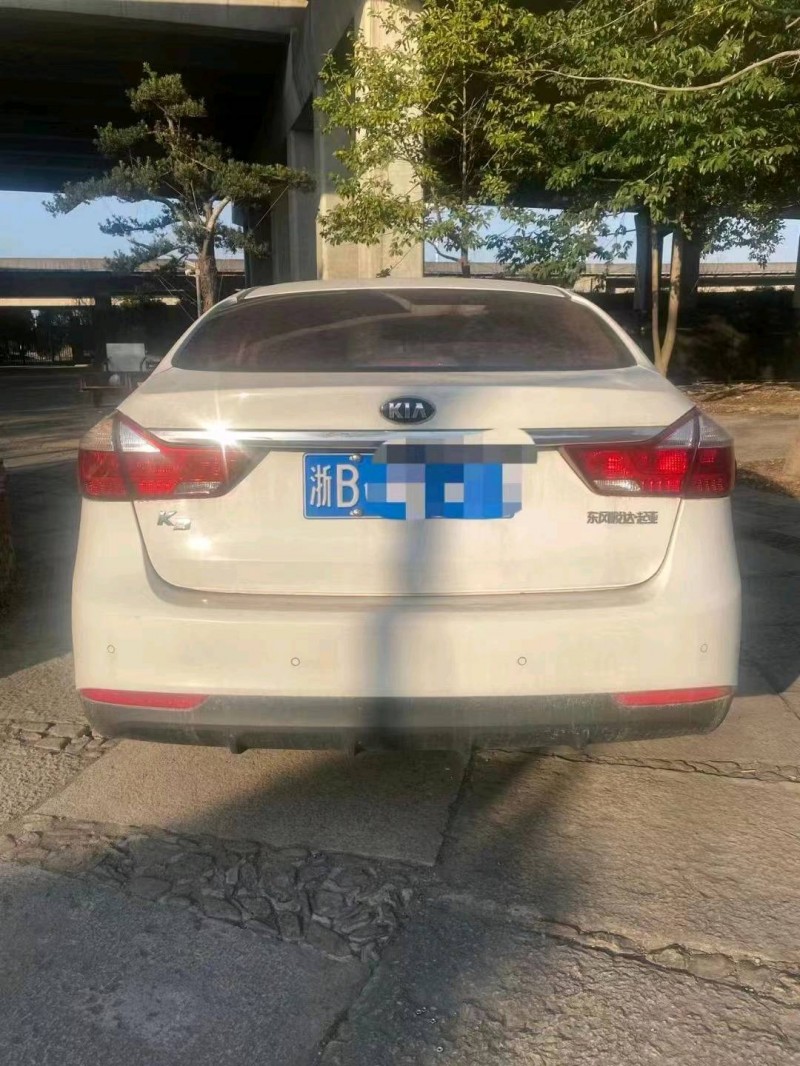 嘉兴18年起亚K36