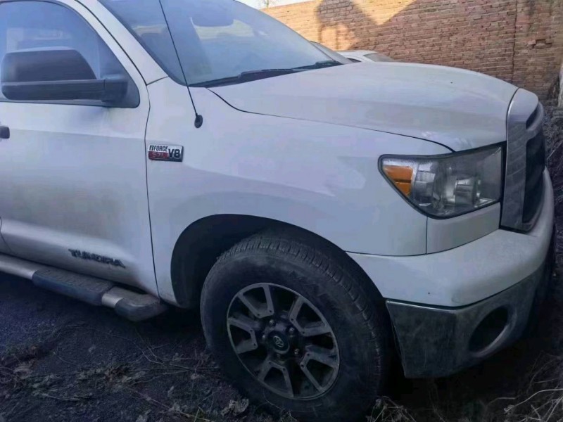 邯郸14年丰田坦途1