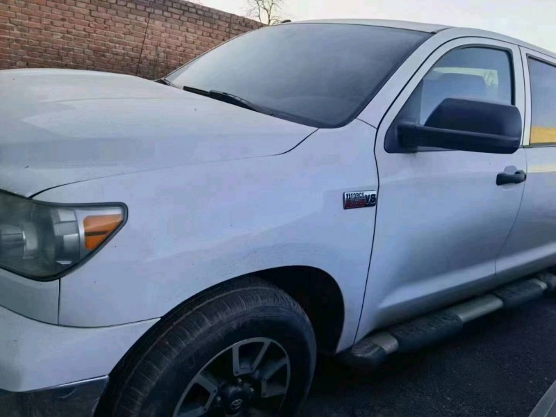 邯郸14年丰田坦途5