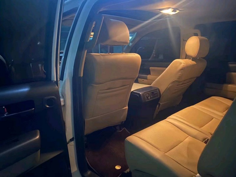 济南16年丰田红杉4