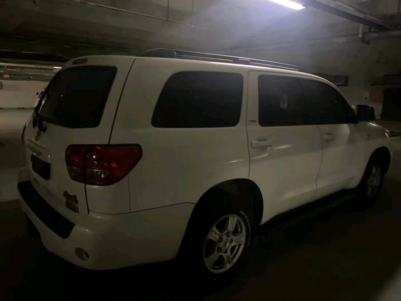 济南16年丰田红杉6