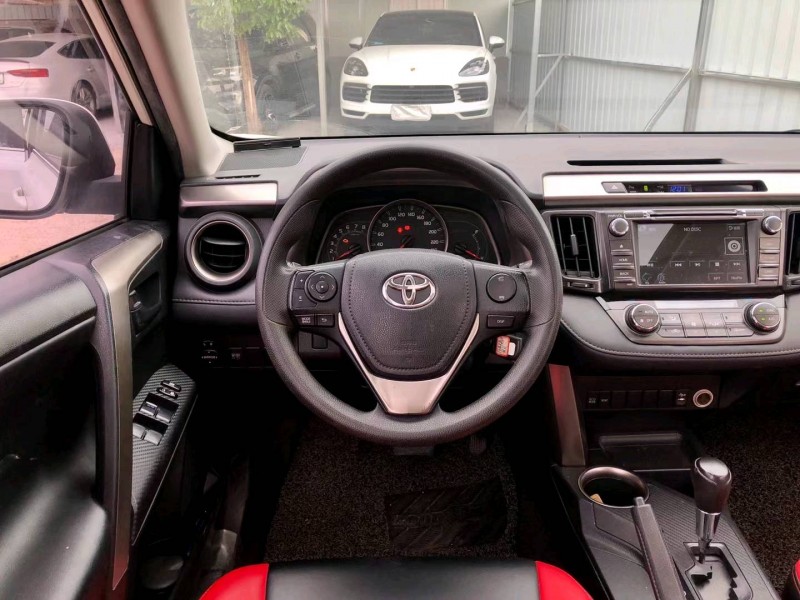 广州16年丰田RAV4荣放1