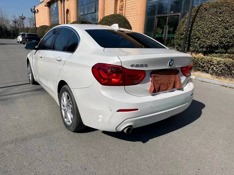 济南17年宝马1系7