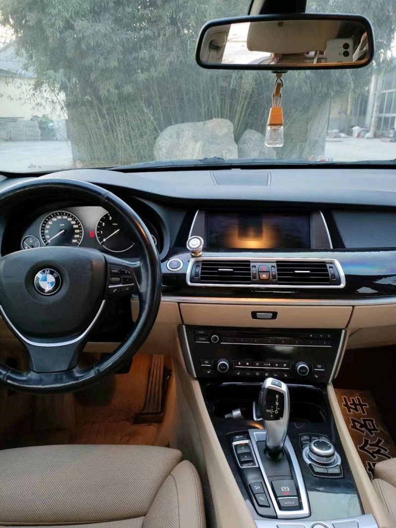 济南12年宝马5系GT3