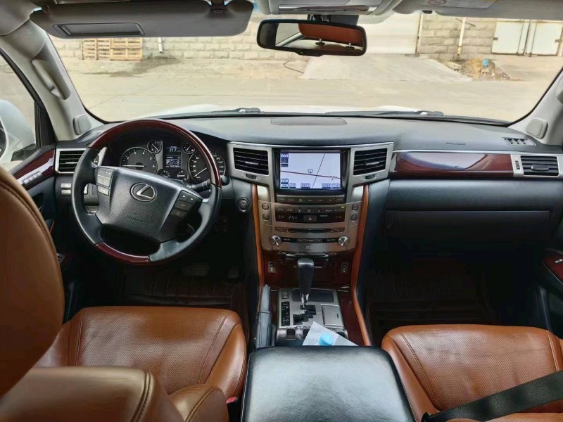 济南12年雷克萨斯LX2