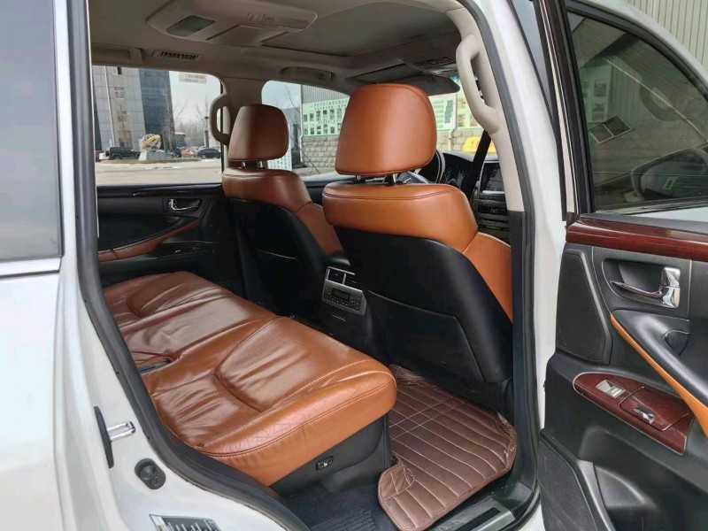 济南12年雷克萨斯LX3