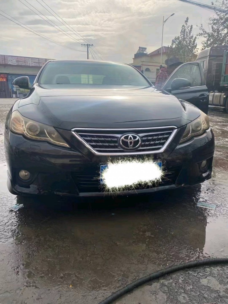 济南12年丰田锐志1