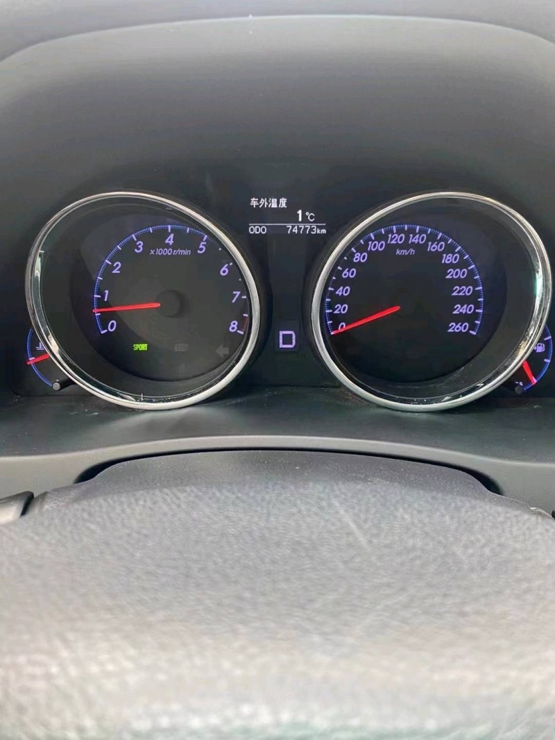 济南12年丰田锐志4