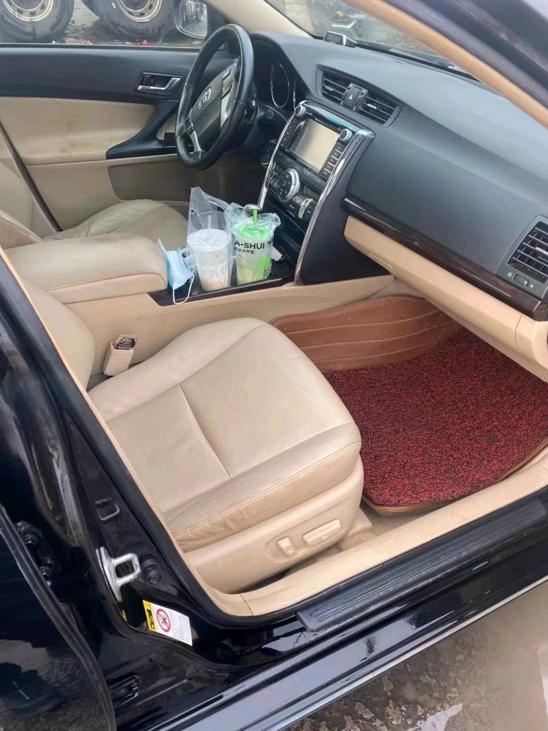 济南12年丰田锐志6