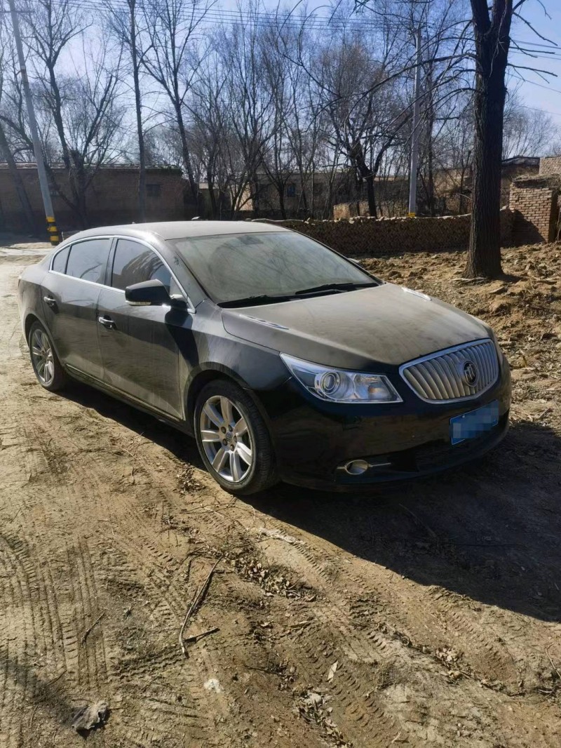 枣庄12年别克君越2