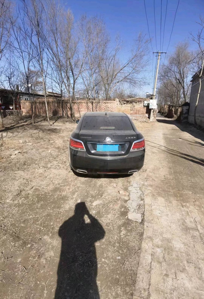 枣庄12年别克君越4