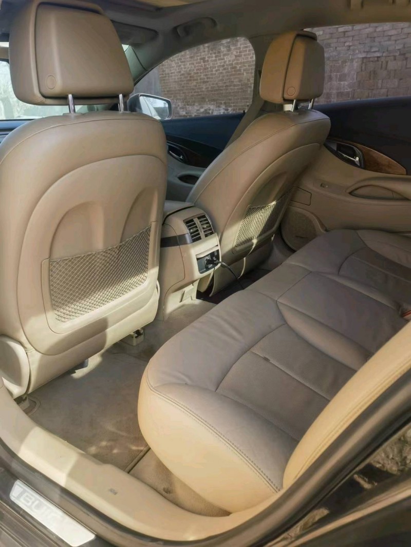 枣庄12年别克君越5