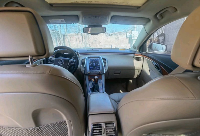 枣庄12年别克君越7