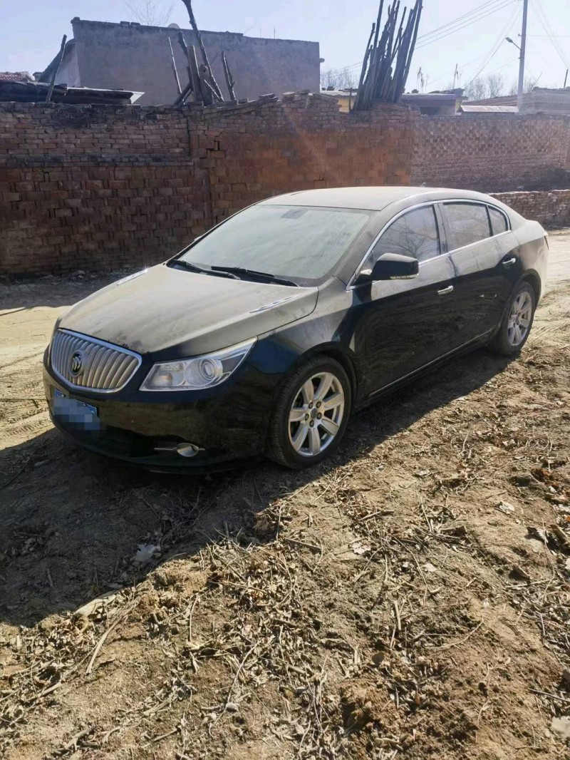 枣庄12年别克君越8