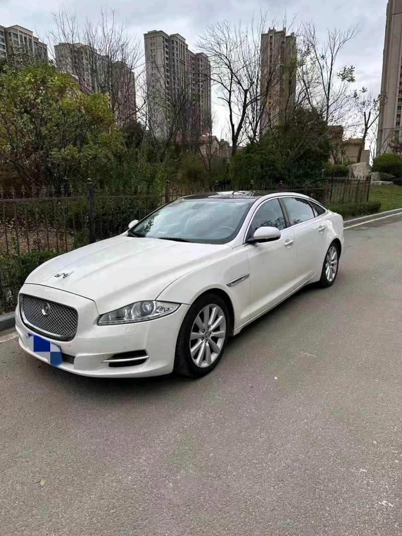 東營10年捷豹XJL8