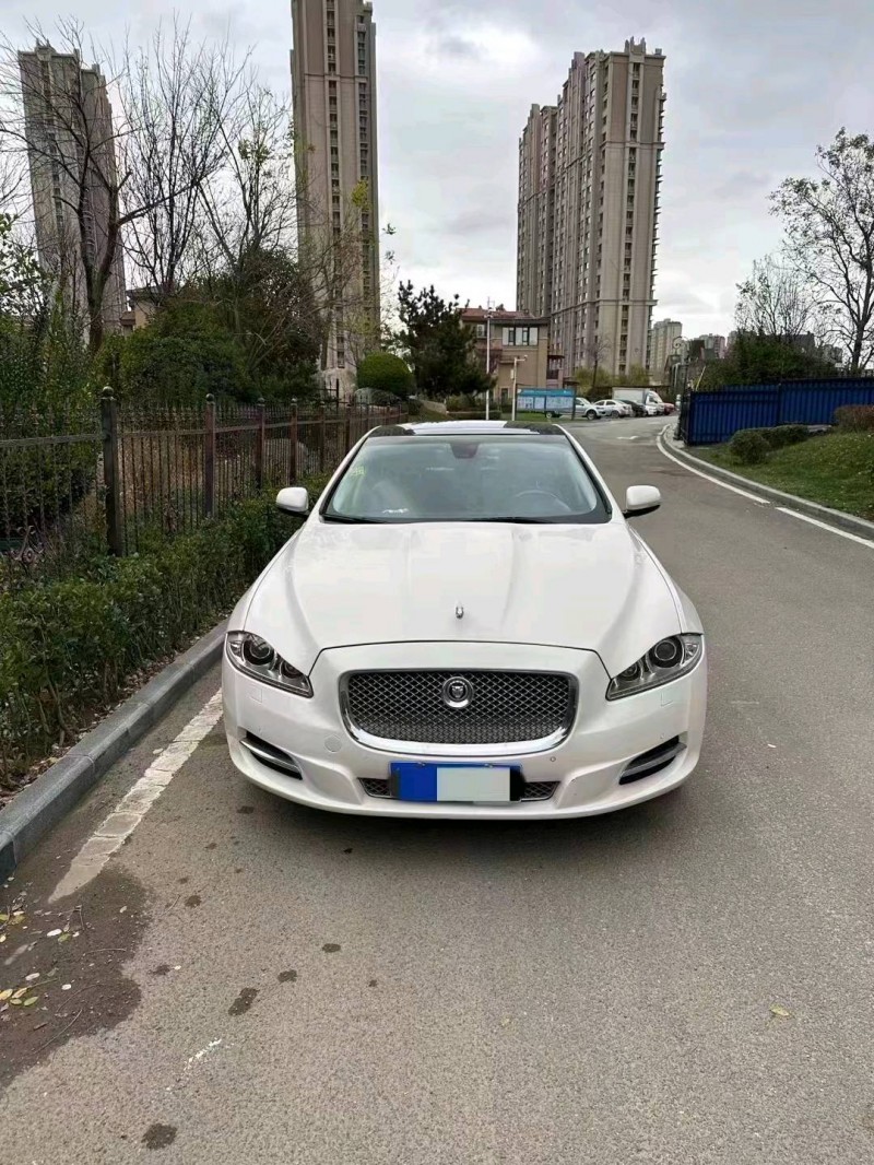 東營10年捷豹XJL9