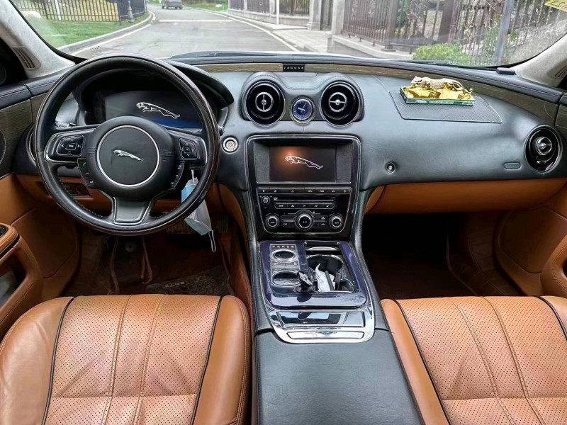 東營10年捷豹XJL6