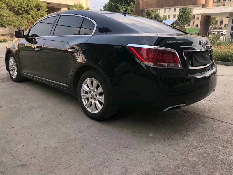 邯郸11年别克君越5