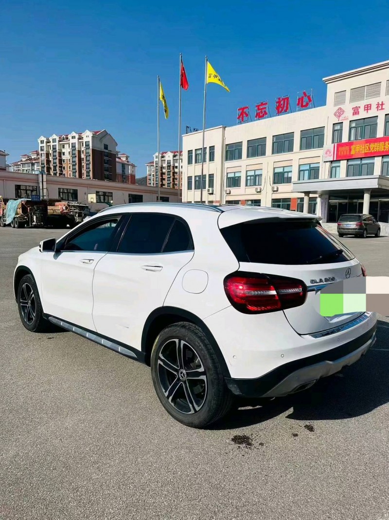 枣庄18年奔驰GLA8