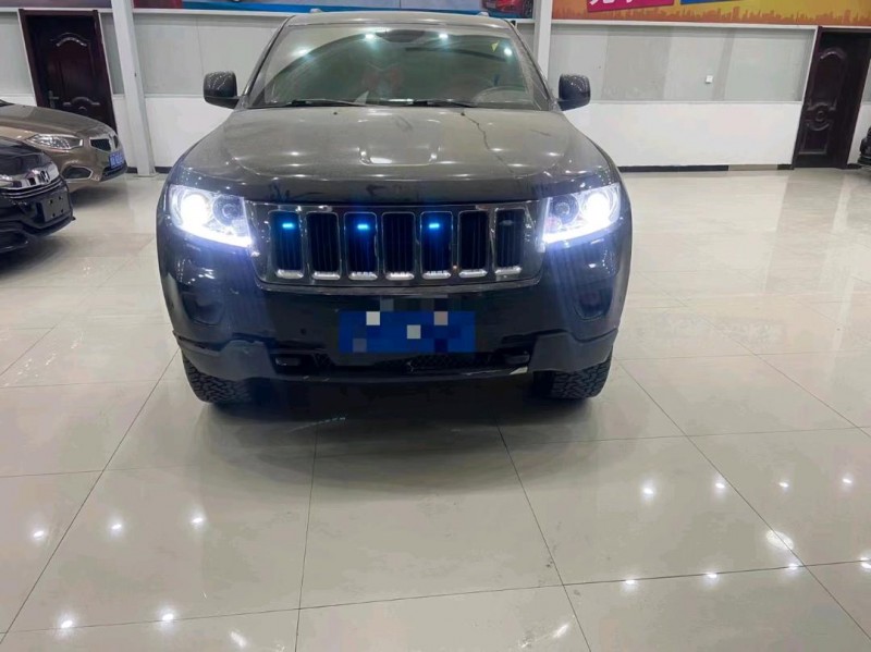 枣庄12年Jeep大切诺基9