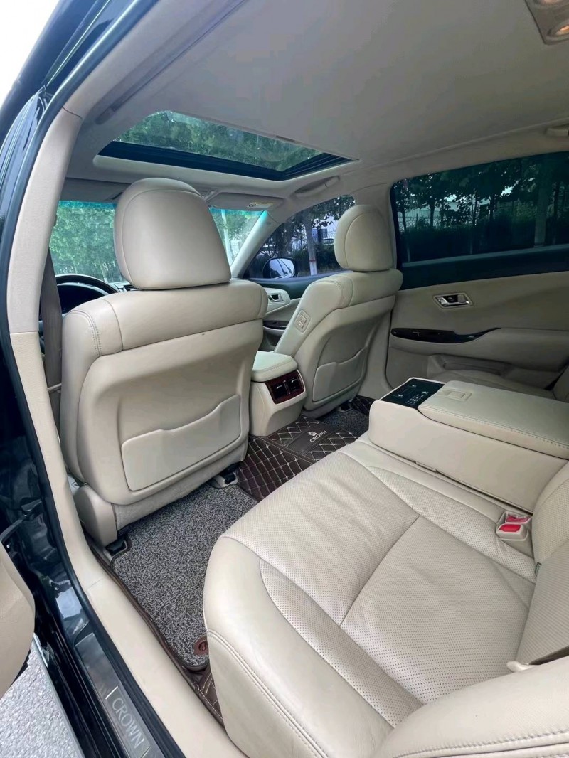 保定10年丰田皇冠6