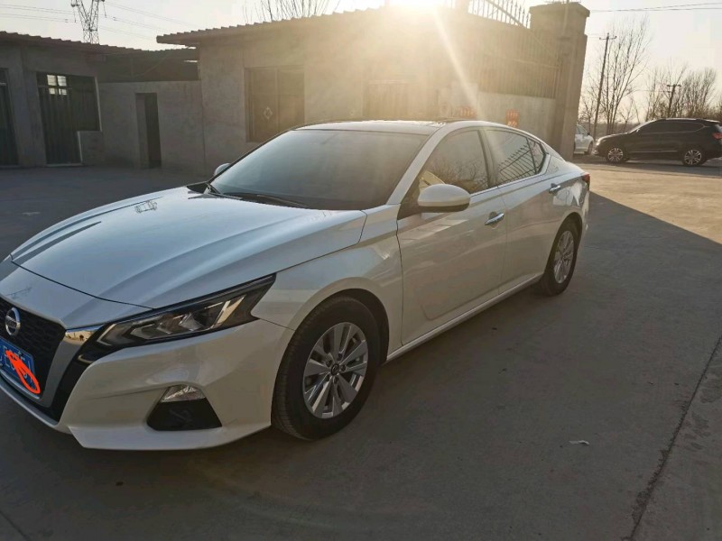 保定20年日产天籁2