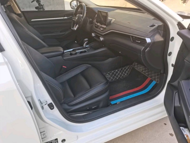 保定20年日产天籁3