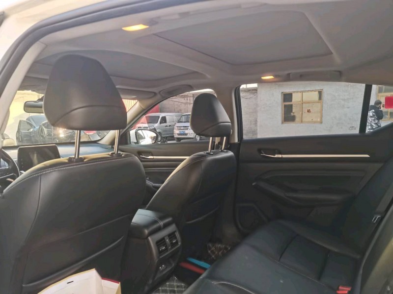 保定20年日产天籁6