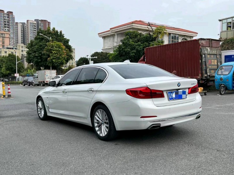 广州18年宝马5系8