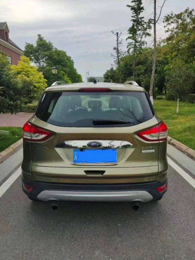 嘉兴15年福特翼虎5