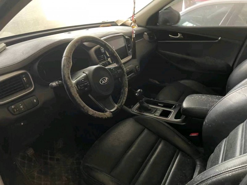 宜昌17年起亚索兰托5