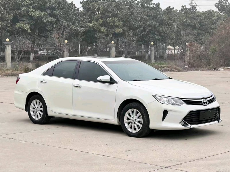 北京16年丰田凯美瑞8